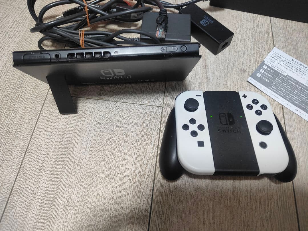 Switch本体 とゼルダの伝説（ティアキン）と脳トレのソフト2本付き