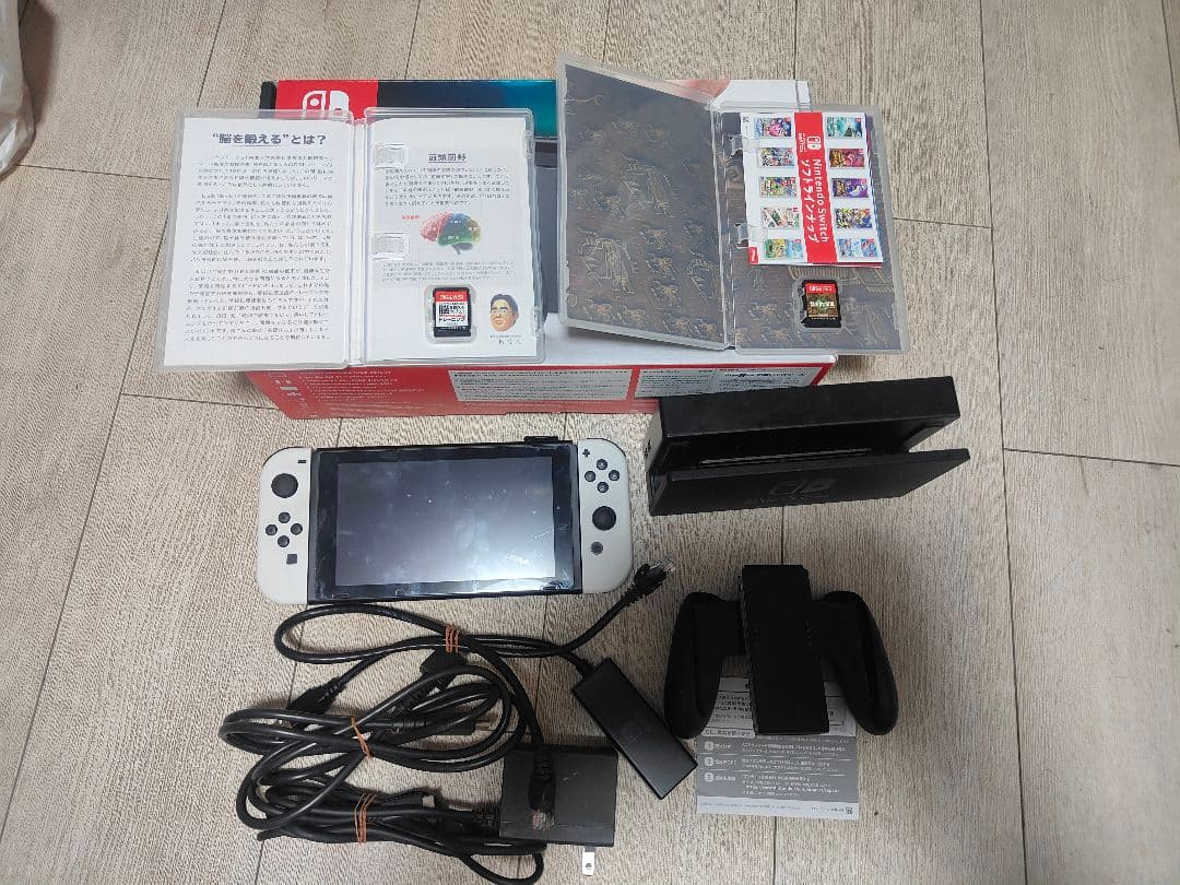 Switch本体 とゼルダの伝説（ティアキン）と脳トレのソフト2本付き