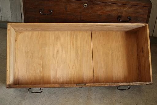 味のある木製の引き出し2段　チェスト　桐箪笥