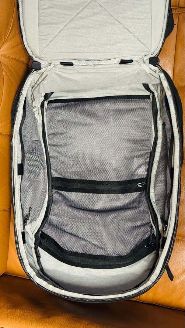 【最終価格】ピークデザイン　トラベルバックパック30l 純正レインカバー付