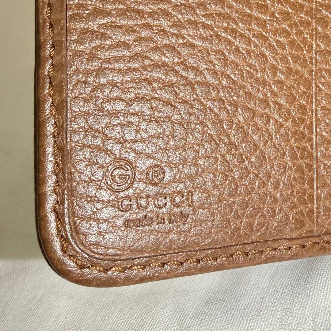 【美品】GUCCI　二つ折り財布　箱あり　ブラウン