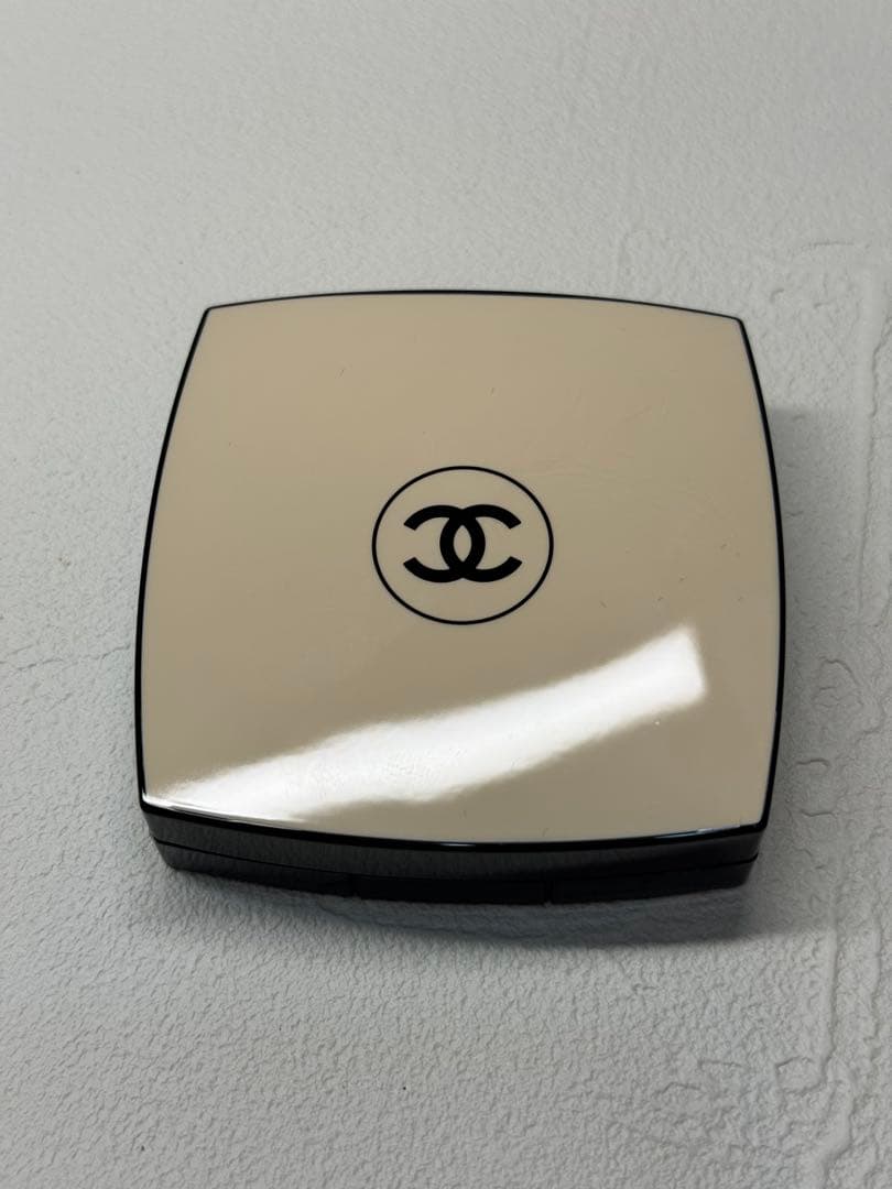 CHANEL シャネル アイシャドウパレット　レベージュパレットルガールウォーム