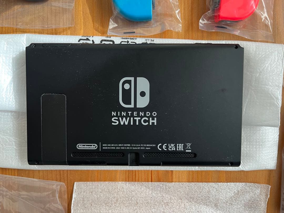 NintendoSwitch本体+SD128GB+保護フィルム貼付+持運ポーチ