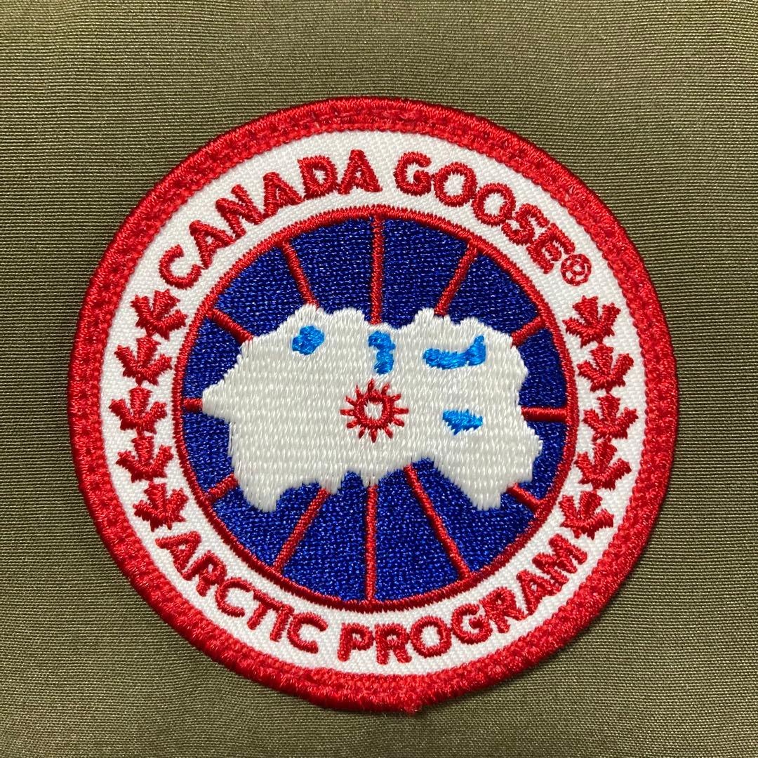 カナダグース　  XS 4125M R ダウンベスト