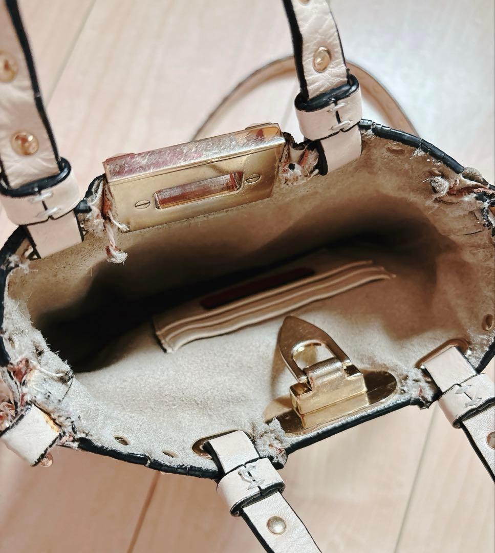 ヴァレンティノ ロックスダッズショルダーバッグ