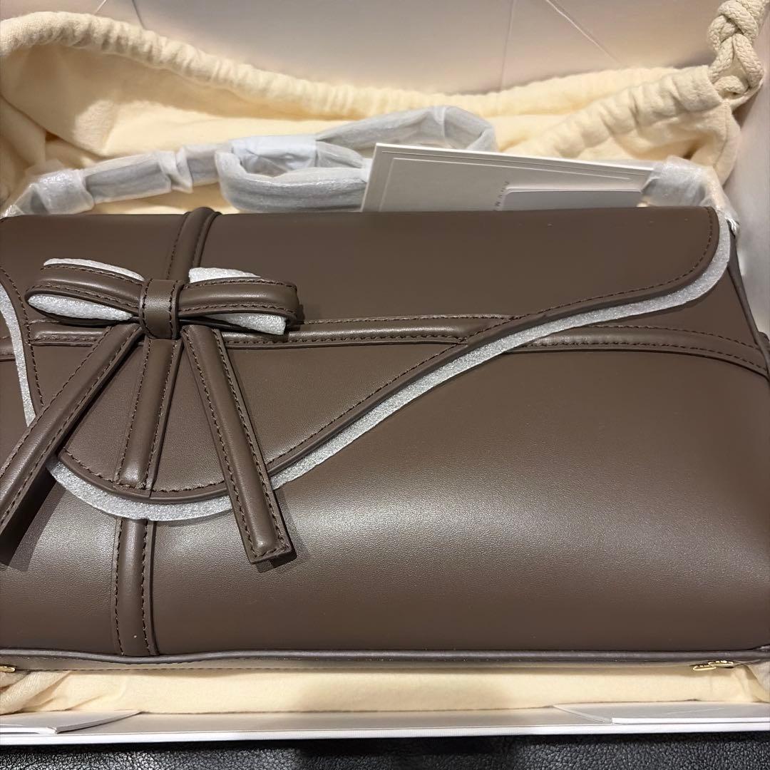 バッグ BRN ANDMARY VALENTINE RIBBON LEATHER BAG