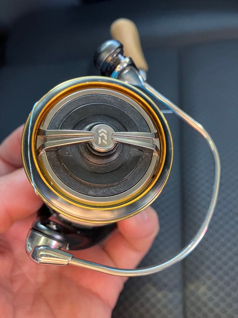 ダイワ　AIRITY スピニングリール コルクハンドル PC LT2500-H