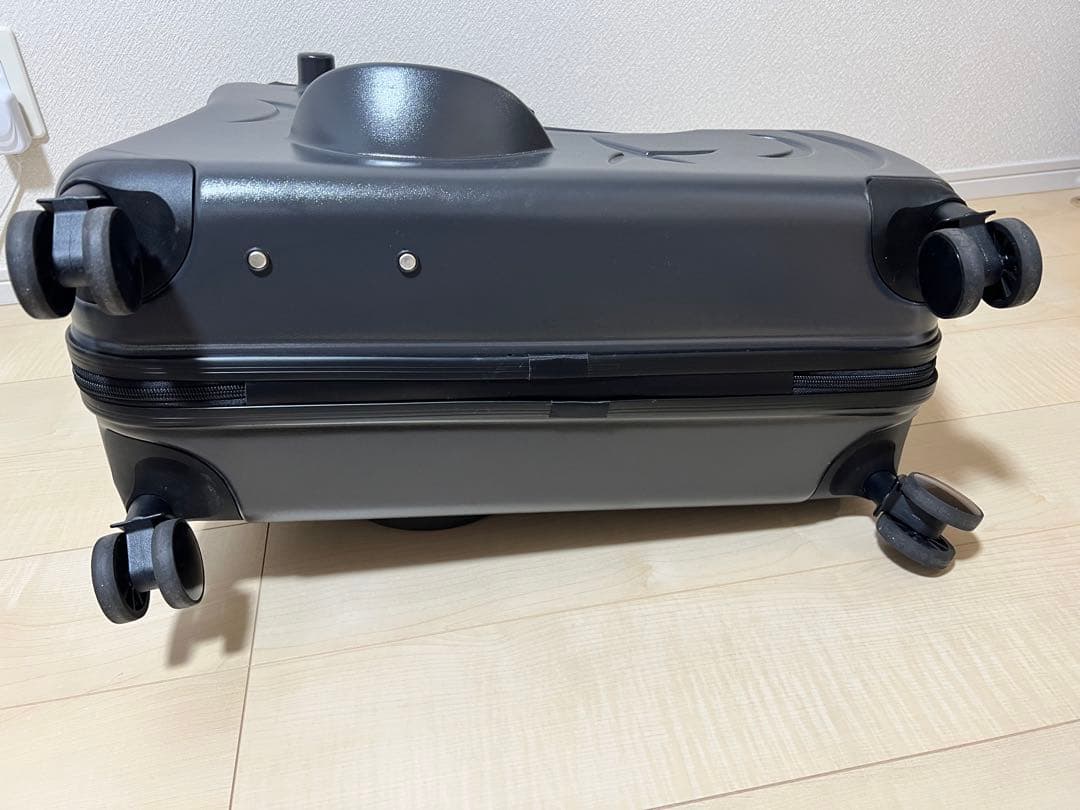 子供が乗れるキャリーケース