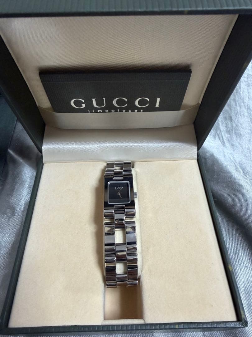 GUCCI シルバー アナログ 腕時計