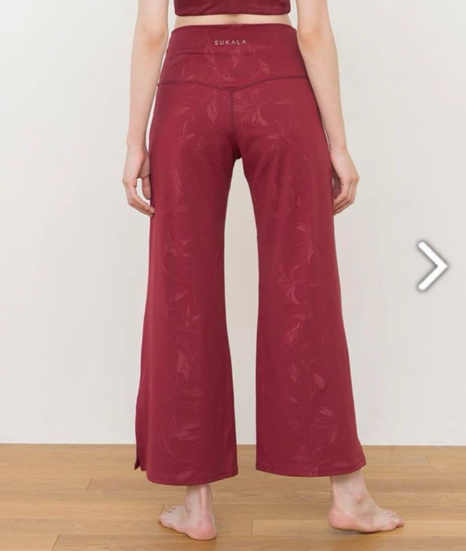 【SUKALA】新品未使用 エンボスリーフ ワイドパンツ 　L LAVA