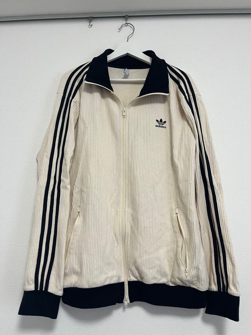 adidas ワッフルトラックジャケット クリーム オフホワイト