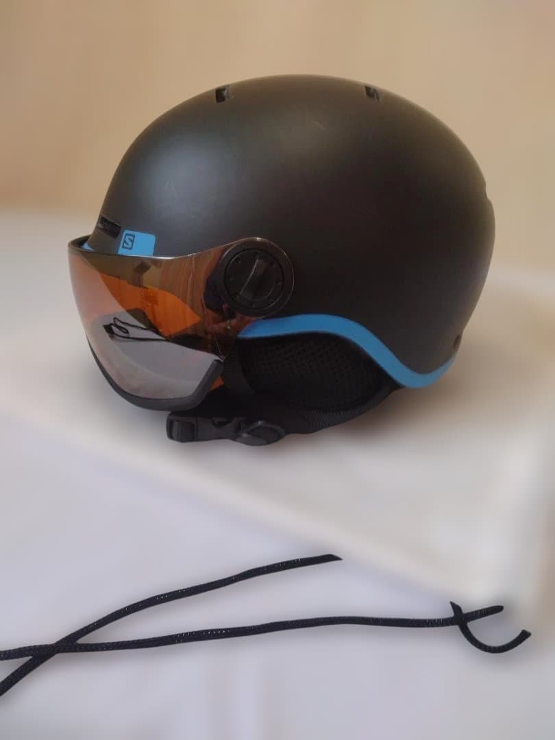 Salomon バイザー付きヘルメット ブラック