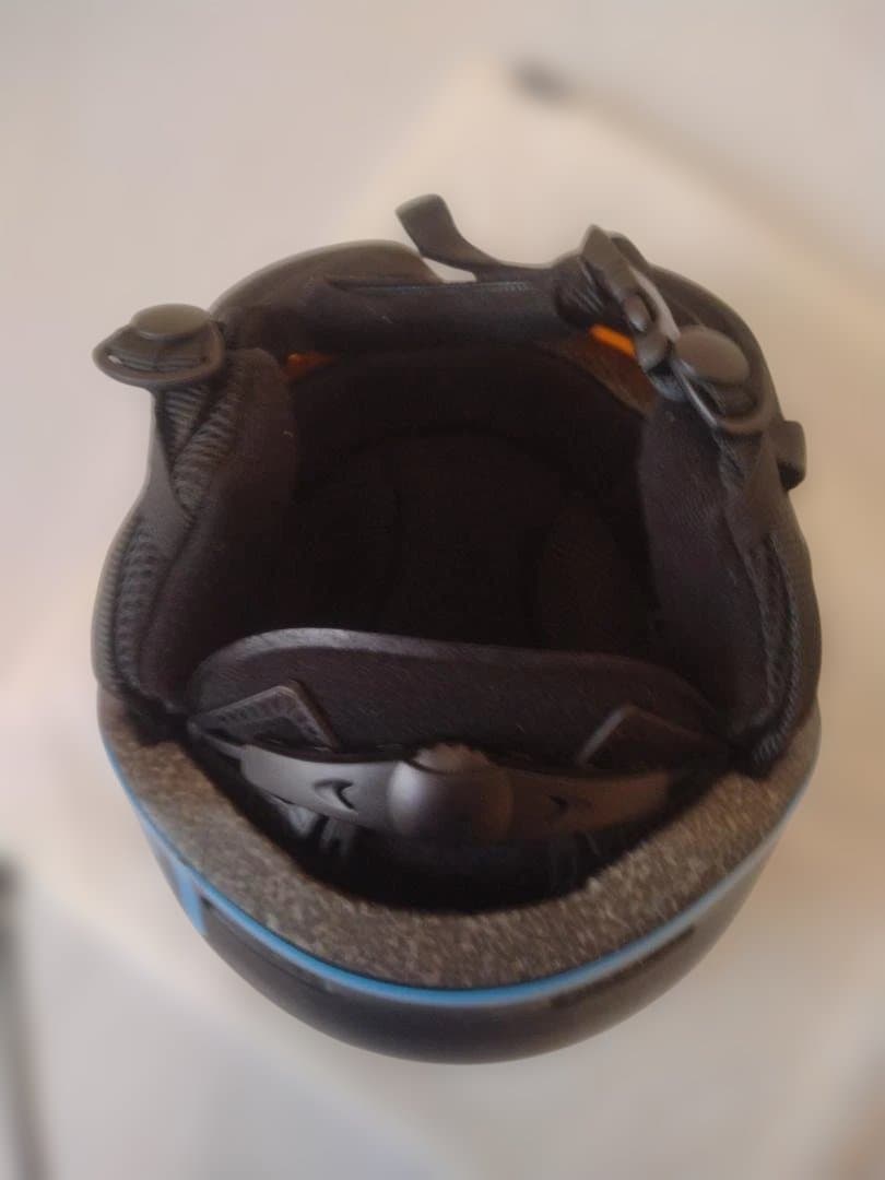 Salomon バイザー付きヘルメット ブラック