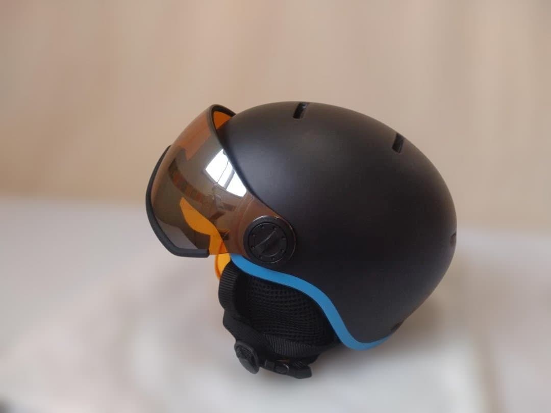 Salomon バイザー付きヘルメット ブラック