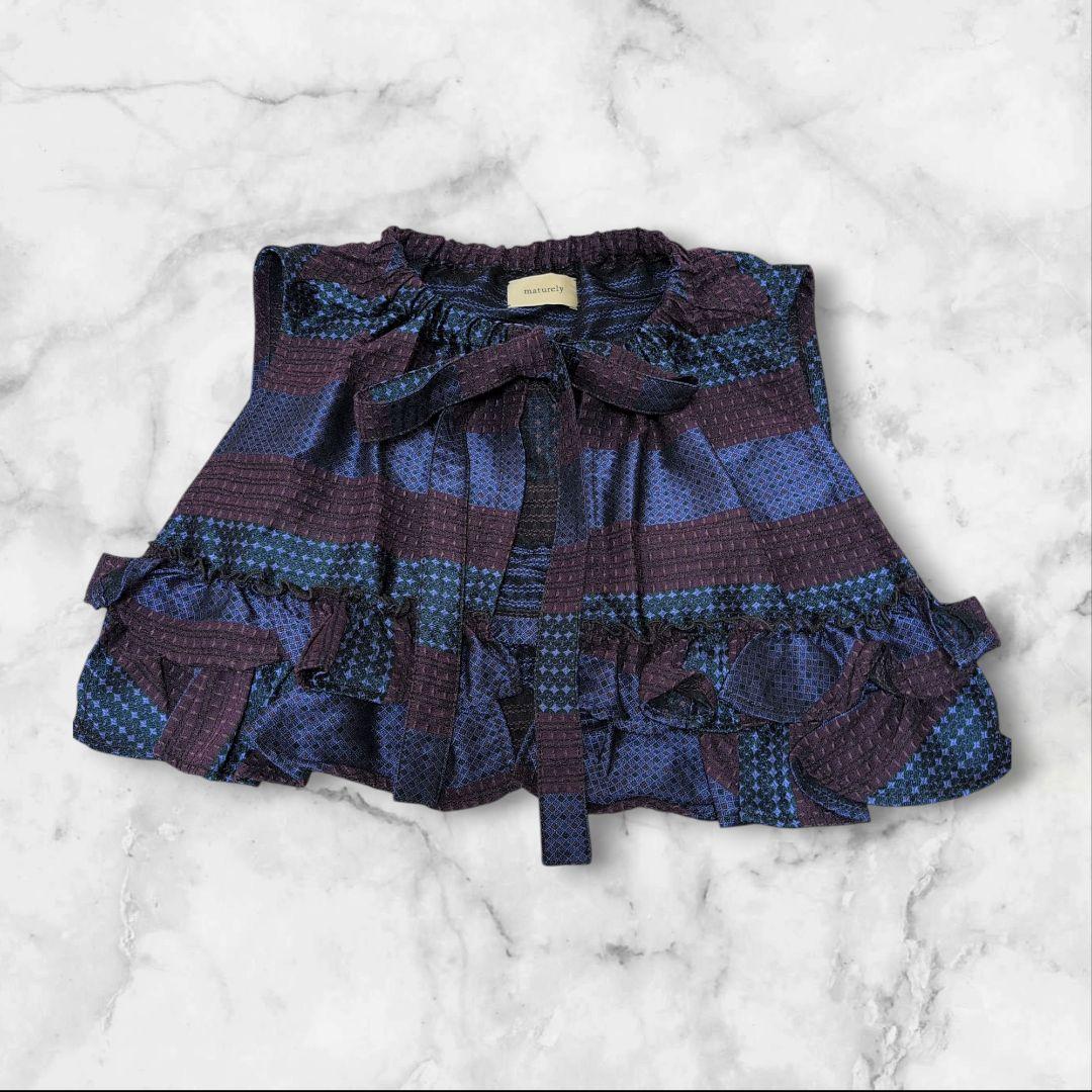 maturely マチュアリー ジャカード フリルトップス ベスト ジレ 紫