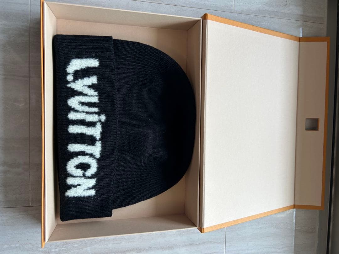 LV ブラック ニット帽　ルイヴィトン