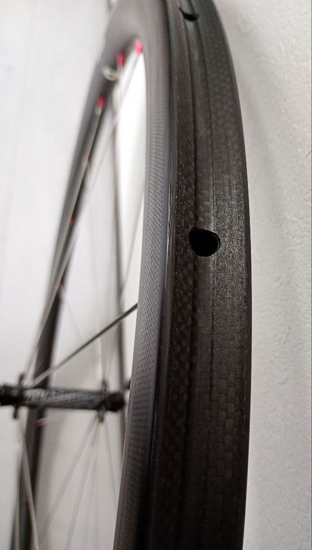 【新品】40mmハイト軽量カーボンホイール　チューブラー　フロント