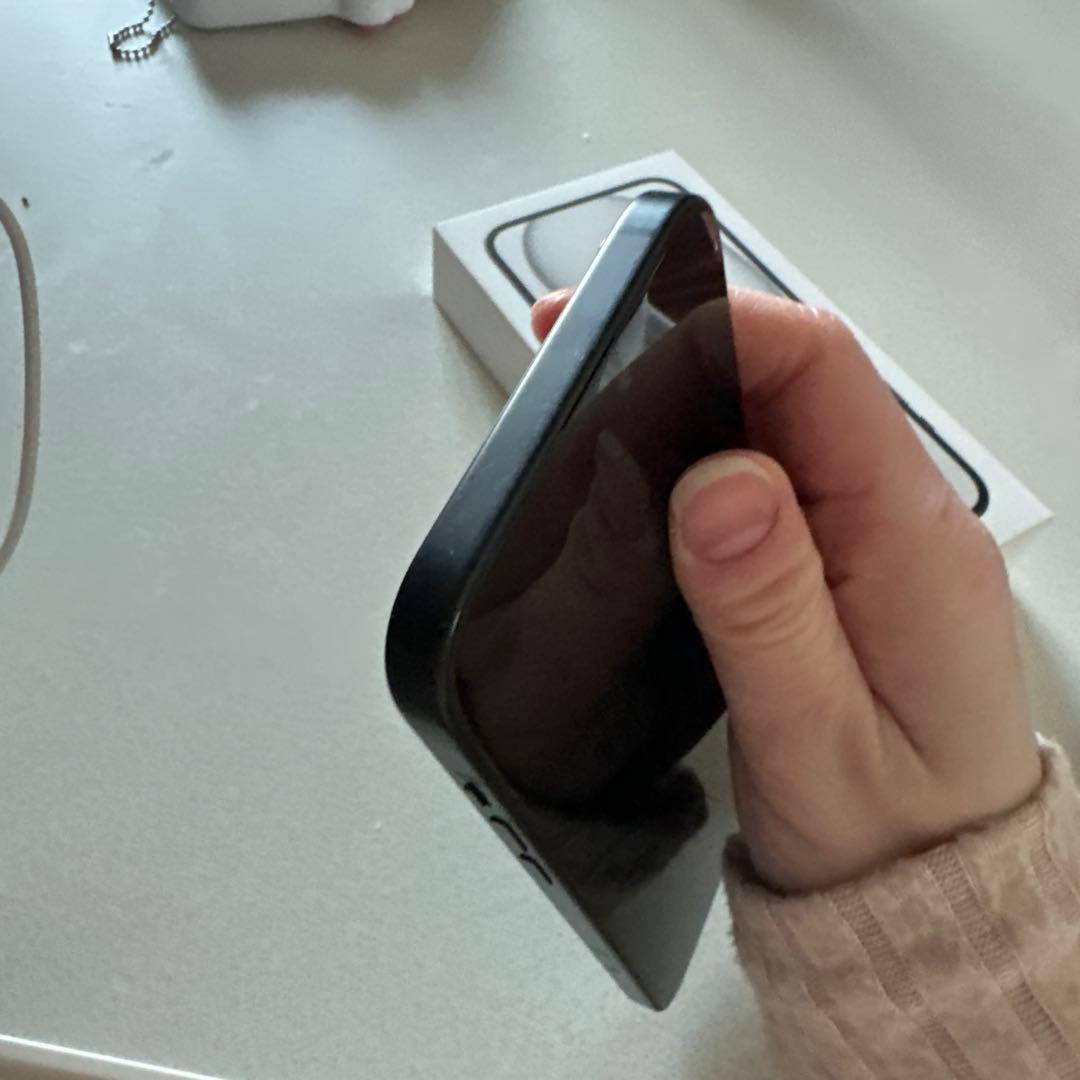 常識を！ラスト！iPhone15plus SIMフリー ブラック 即日発送