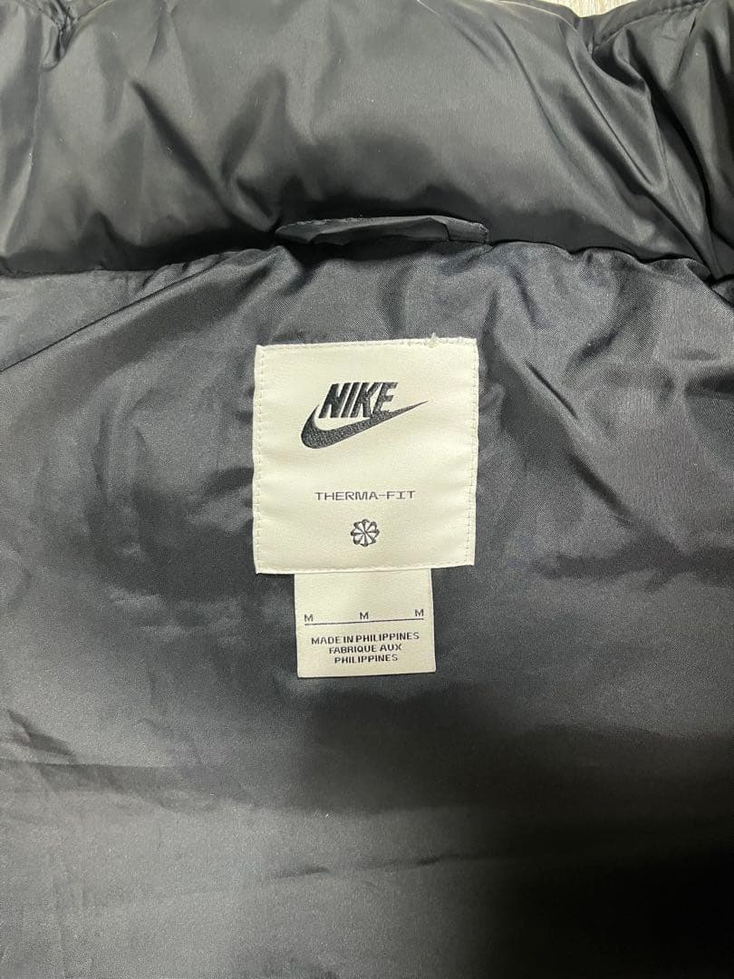 【美品】NIKE ダウンベスト　ブラック　ワンポイント　ポリエステル　ナイキ