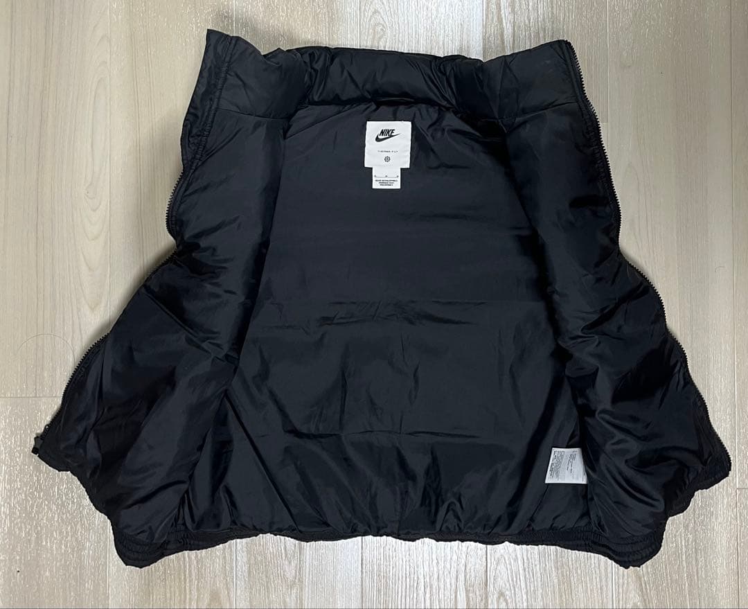 【美品】NIKE ダウンベスト　ブラック　ワンポイント　ポリエステル　ナイキ