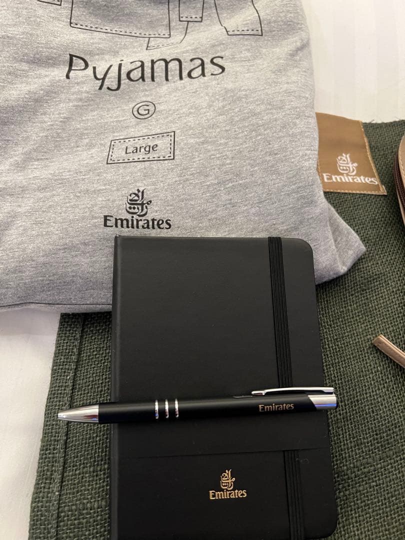 ポーチのみ新品未開封エミレーツファーストクラス　ブルガリ　アメニティ