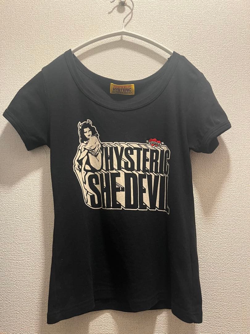 SHE DEVIL HEART刺繍 チビTシャツ　ブラック