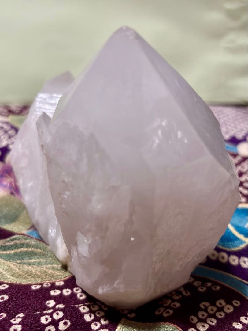 特大！大きなポイント！ パールバティ産 ヒマラヤ水晶クラスター 重さ約1.5kg