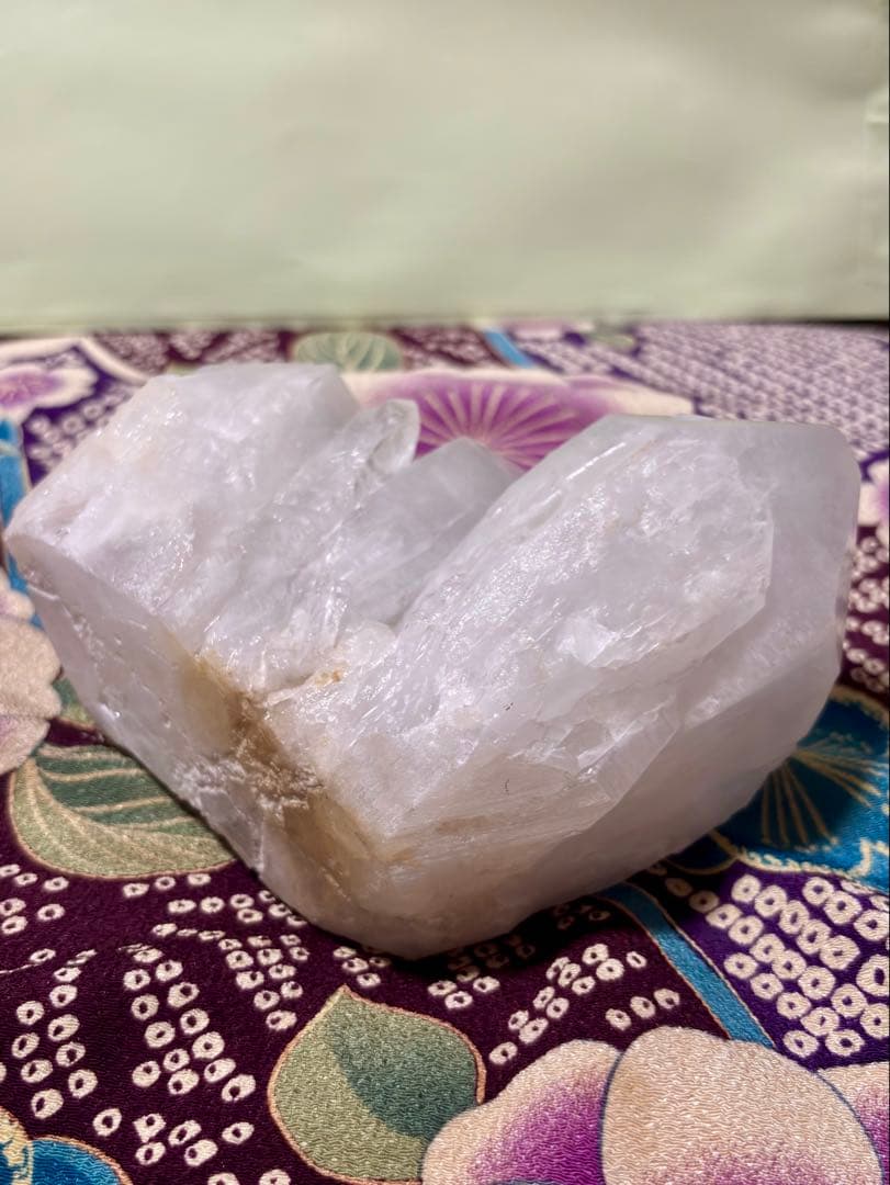 特大！大きなポイント！ パールバティ産 ヒマラヤ水晶クラスター 重さ約1.5kg