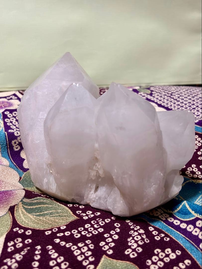 特大！大きなポイント！ パールバティ産 ヒマラヤ水晶クラスター 重さ約1.5kg