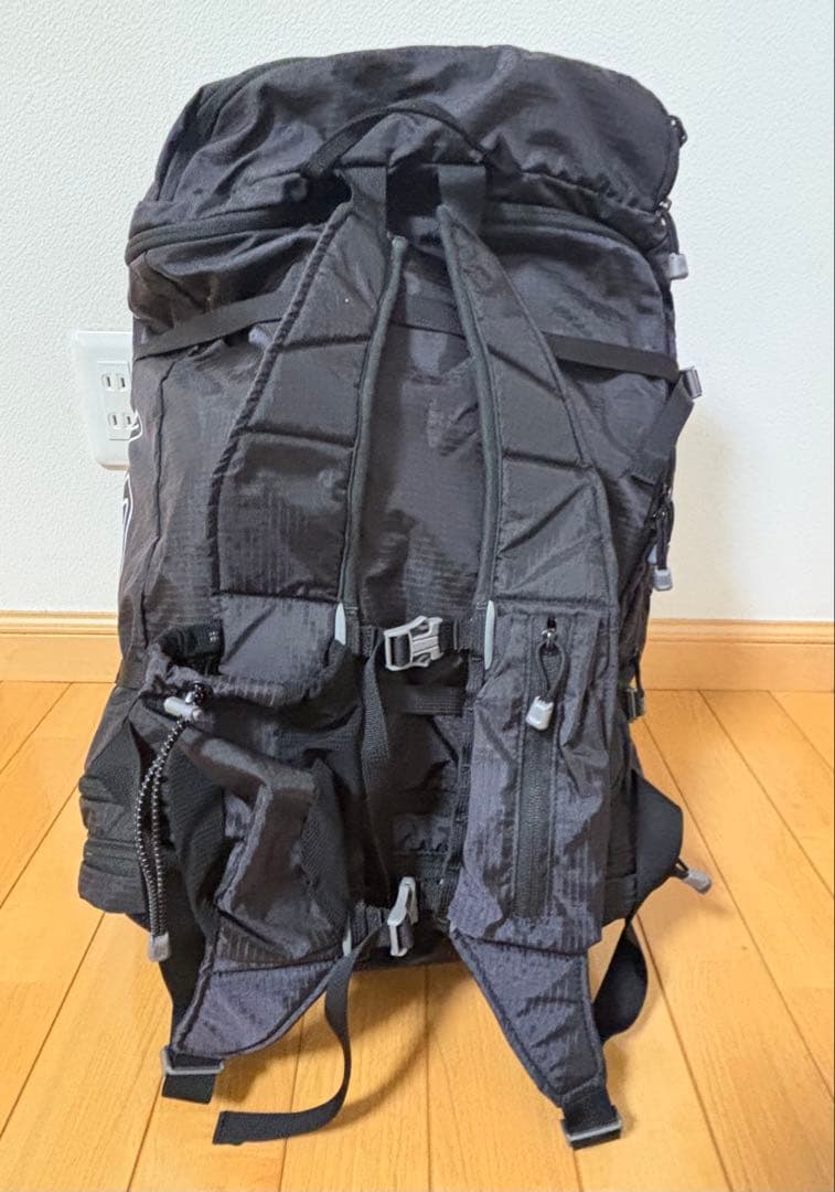 アルティメイトディレクション クルーバッグJ 黒バックパック、トレイルラン