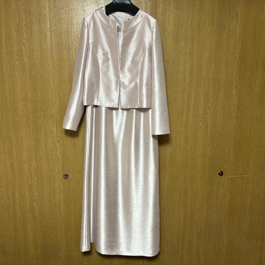 極美品　GENIE SOIR高級シャンタン生地ワンピース アンサブル15号