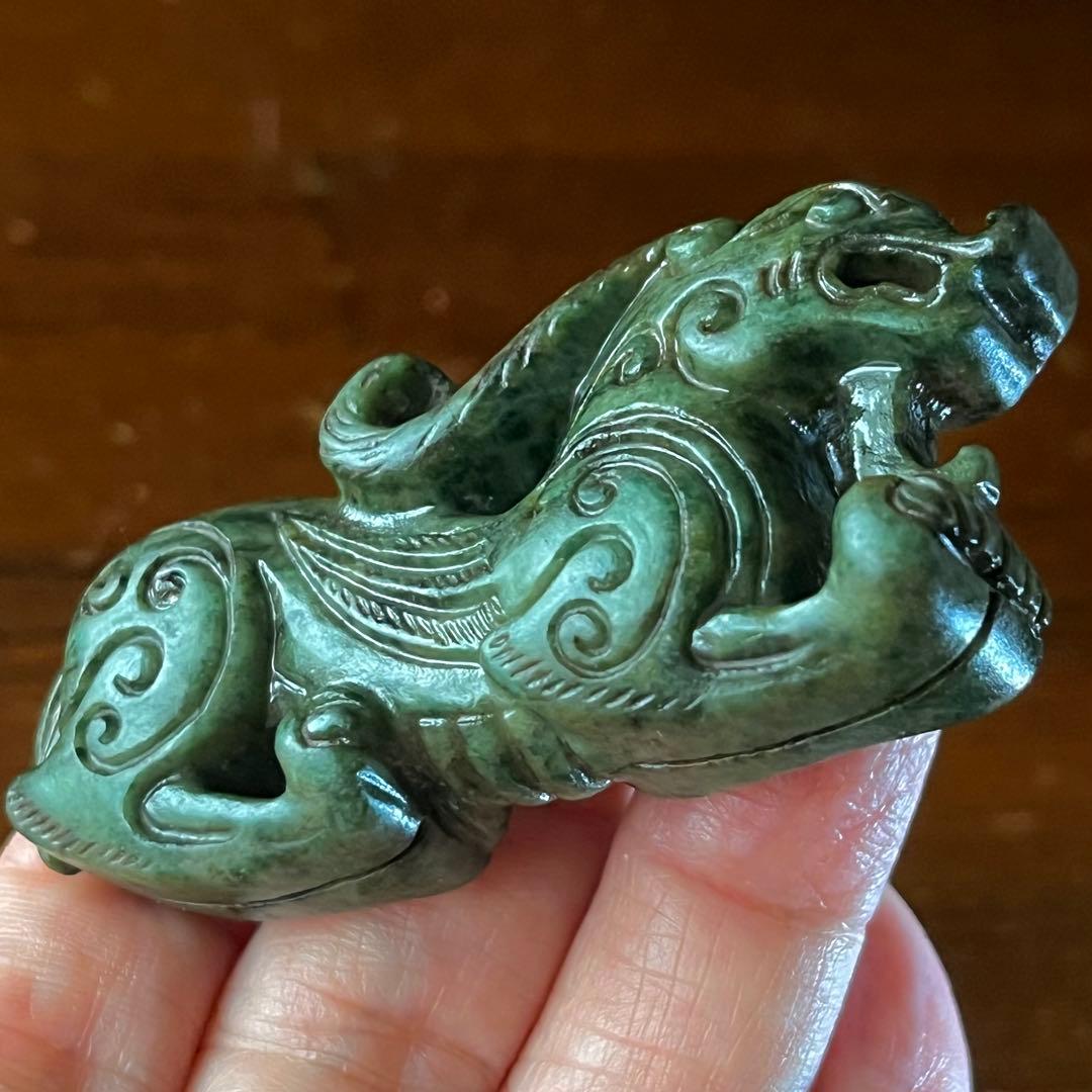 和田玉 緑玉 古玉 彫刻 手彫り 神獣 ネフライト 軟玉 中国王朝 アンティーク