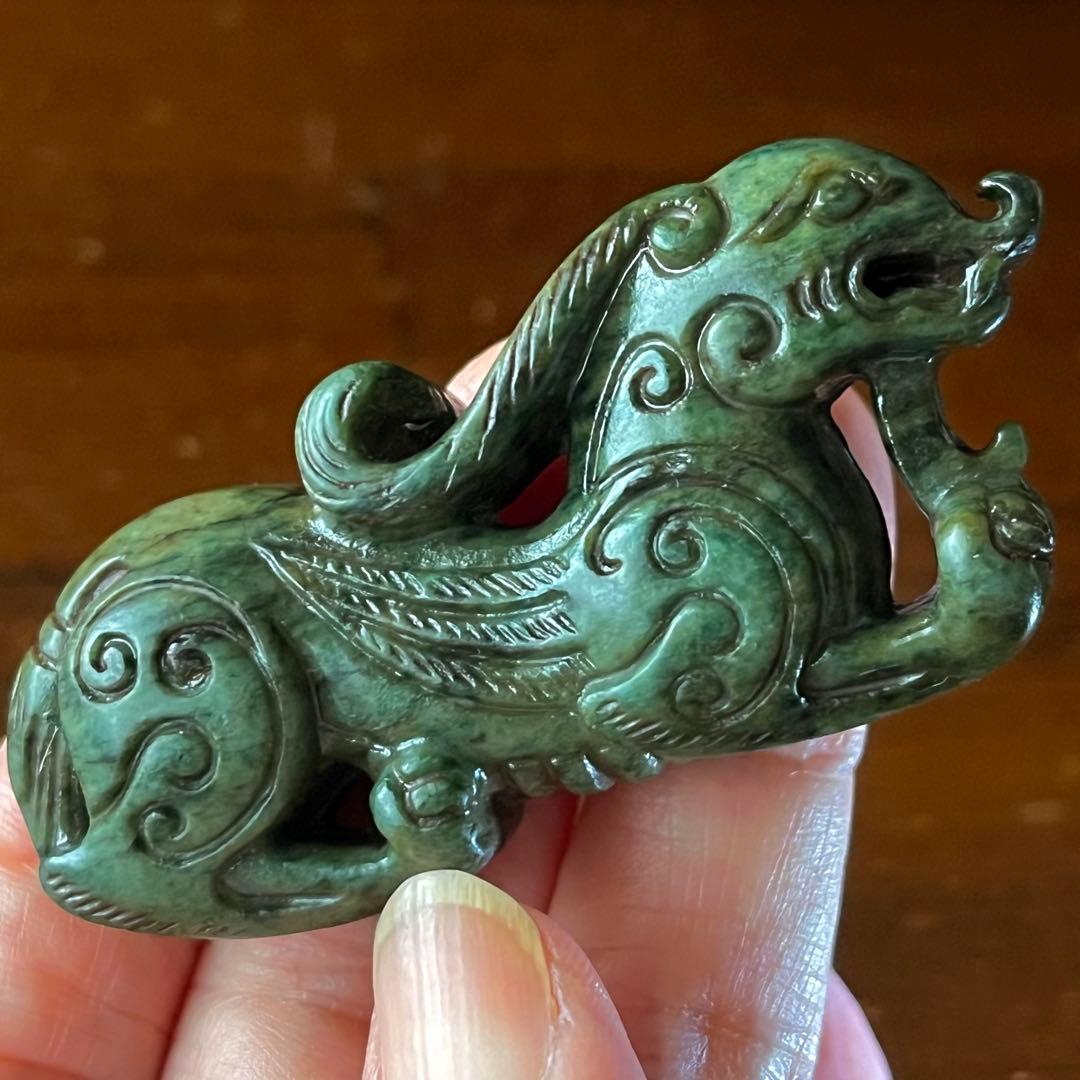 和田玉 緑玉 古玉 彫刻 手彫り 神獣 ネフライト 軟玉 中国王朝 アンティーク