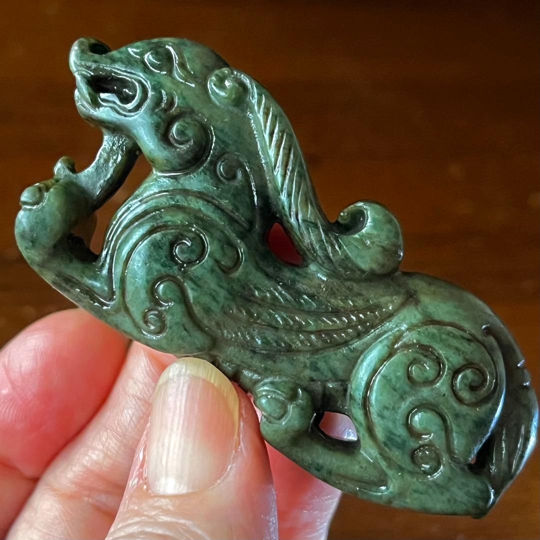 和田玉 緑玉 古玉 彫刻 手彫り 神獣 ネフライト 軟玉 中国王朝 アンティーク