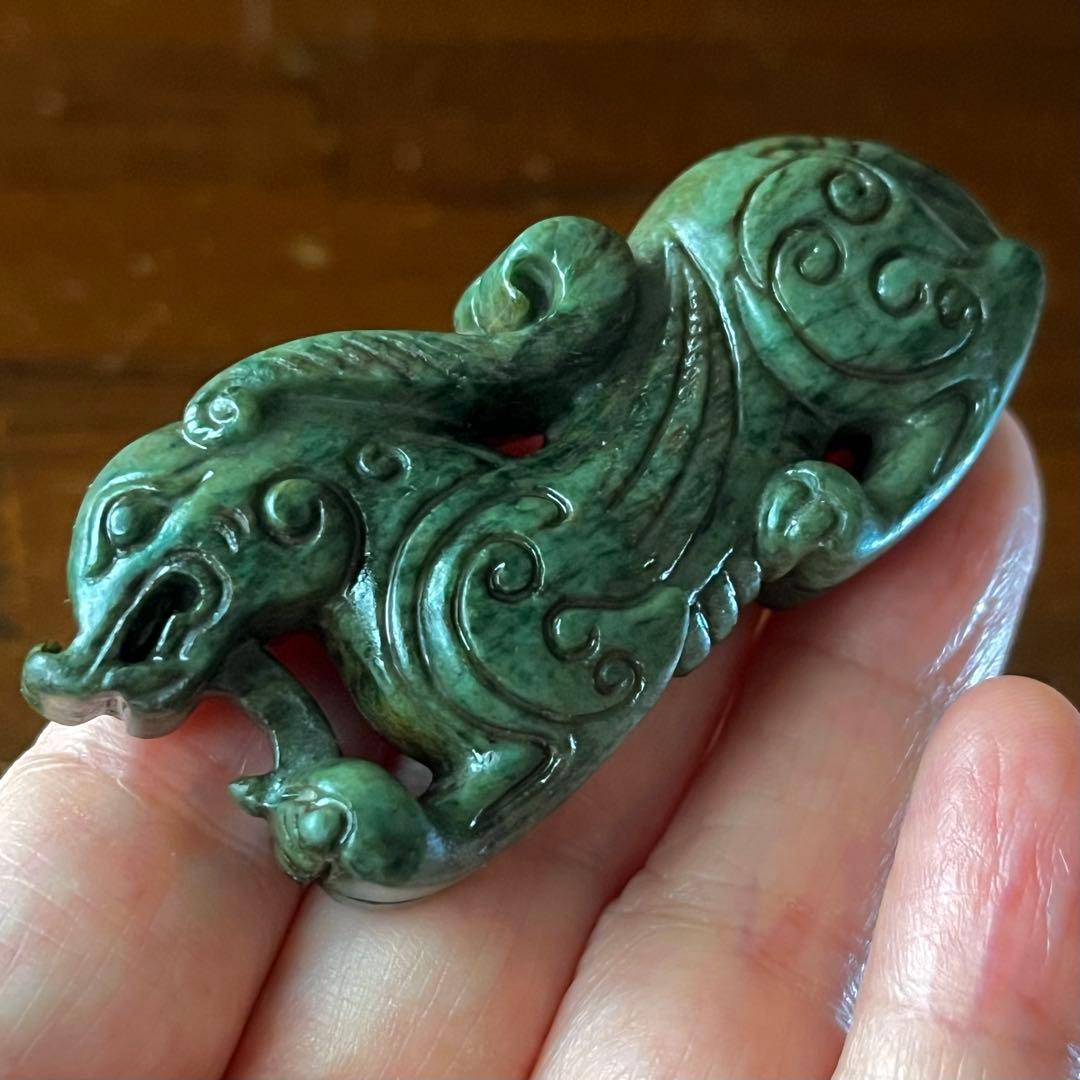 和田玉 緑玉 古玉 彫刻 手彫り 神獣 ネフライト 軟玉 中国王朝 アンティーク