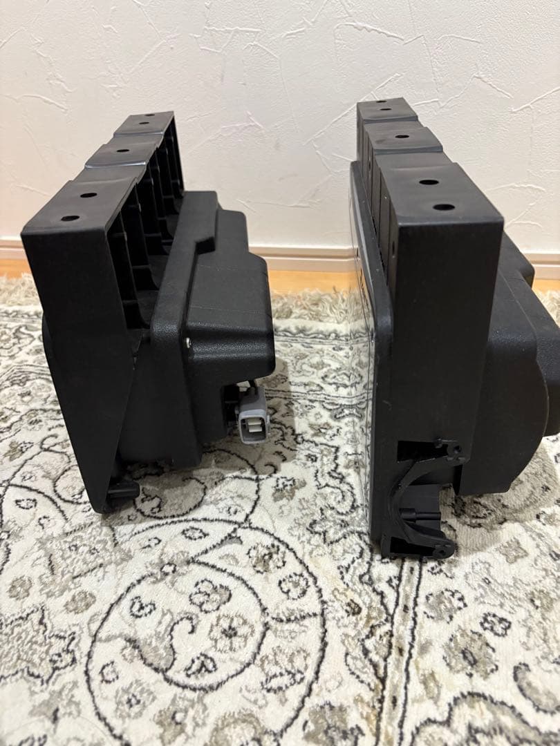 KOITO製LEDテールランプ　左右セット