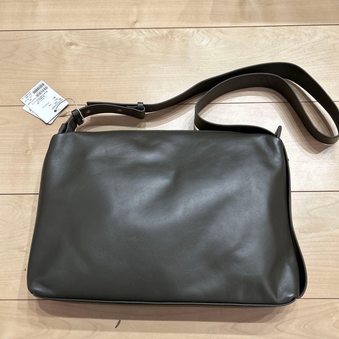 イアパピヨネ新品未使用⭐︎2way　レザーショルダーバッグ　チャコールグレー