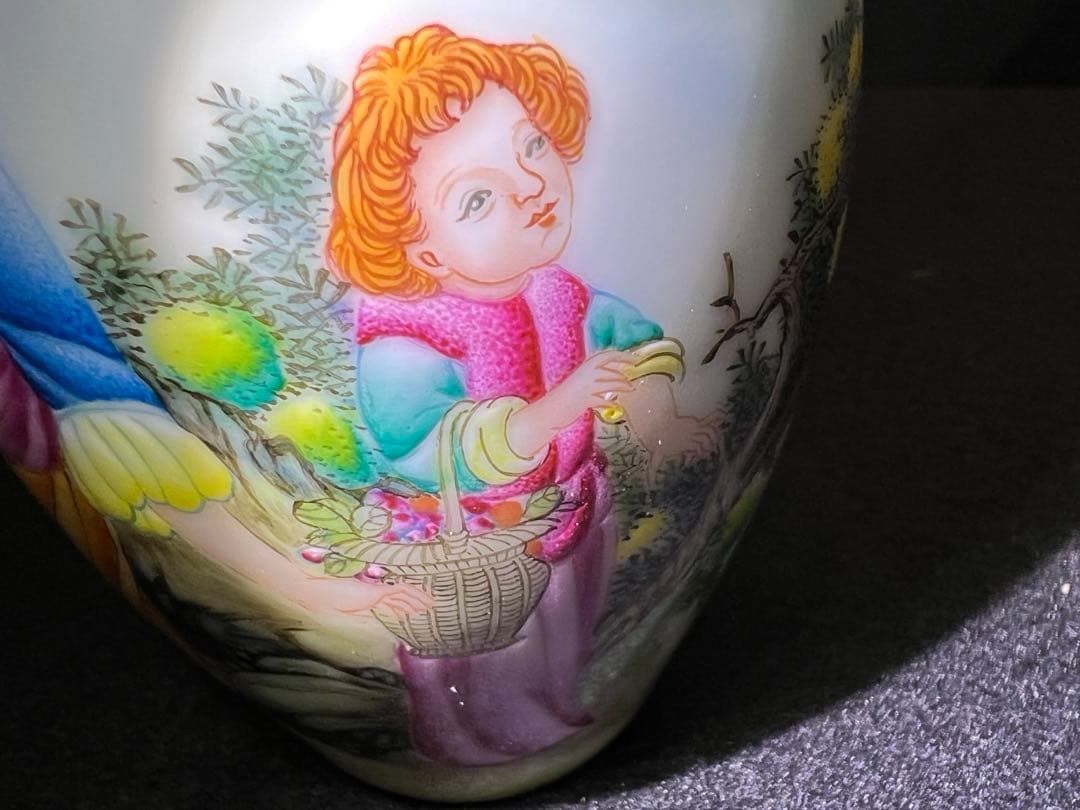 中国清時代　乾隆年製粉彩西洋人物花入　木箱付　高約13㎝　東Y8-0128☆2F