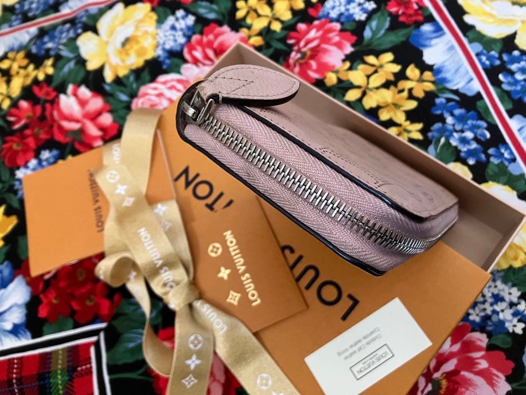 値下げ！！美品！ルイヴィトンマヒナ長財布ピンク系　付属品付き