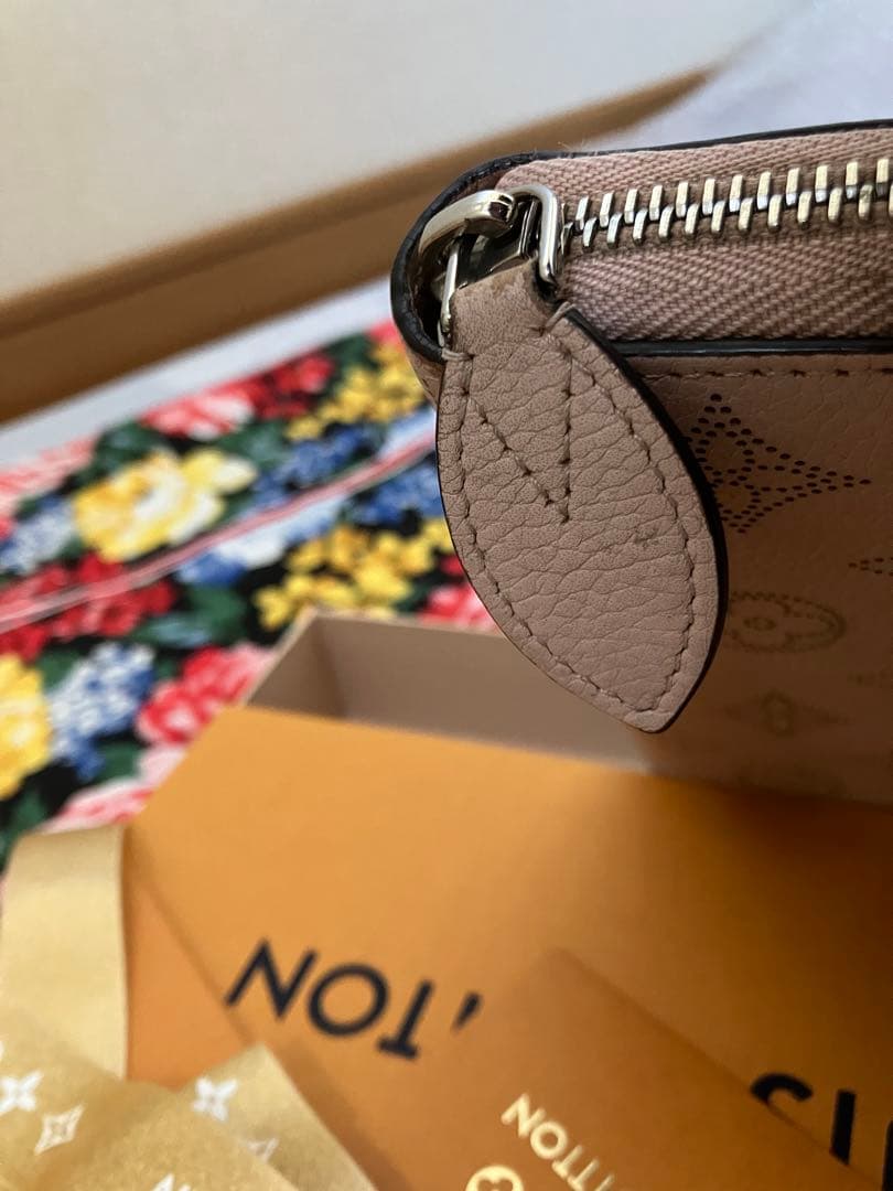 値下げ！！美品！ルイヴィトンマヒナ長財布ピンク系　付属品付き