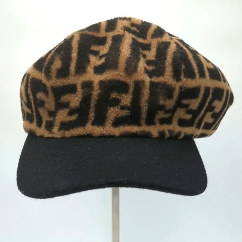 極美品　FENDI フェンディ　キャスケット　羊革　羊毛　Lサイズ