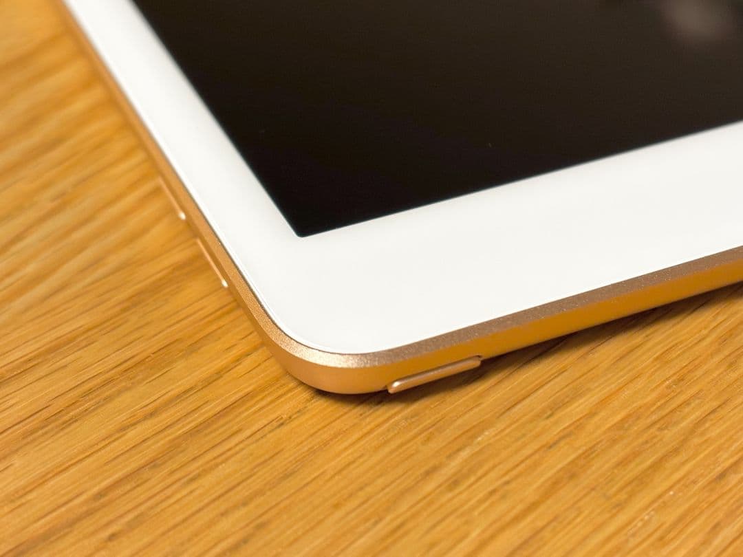 iPad 第8世代 WiFi 32GB ゴールド 美品