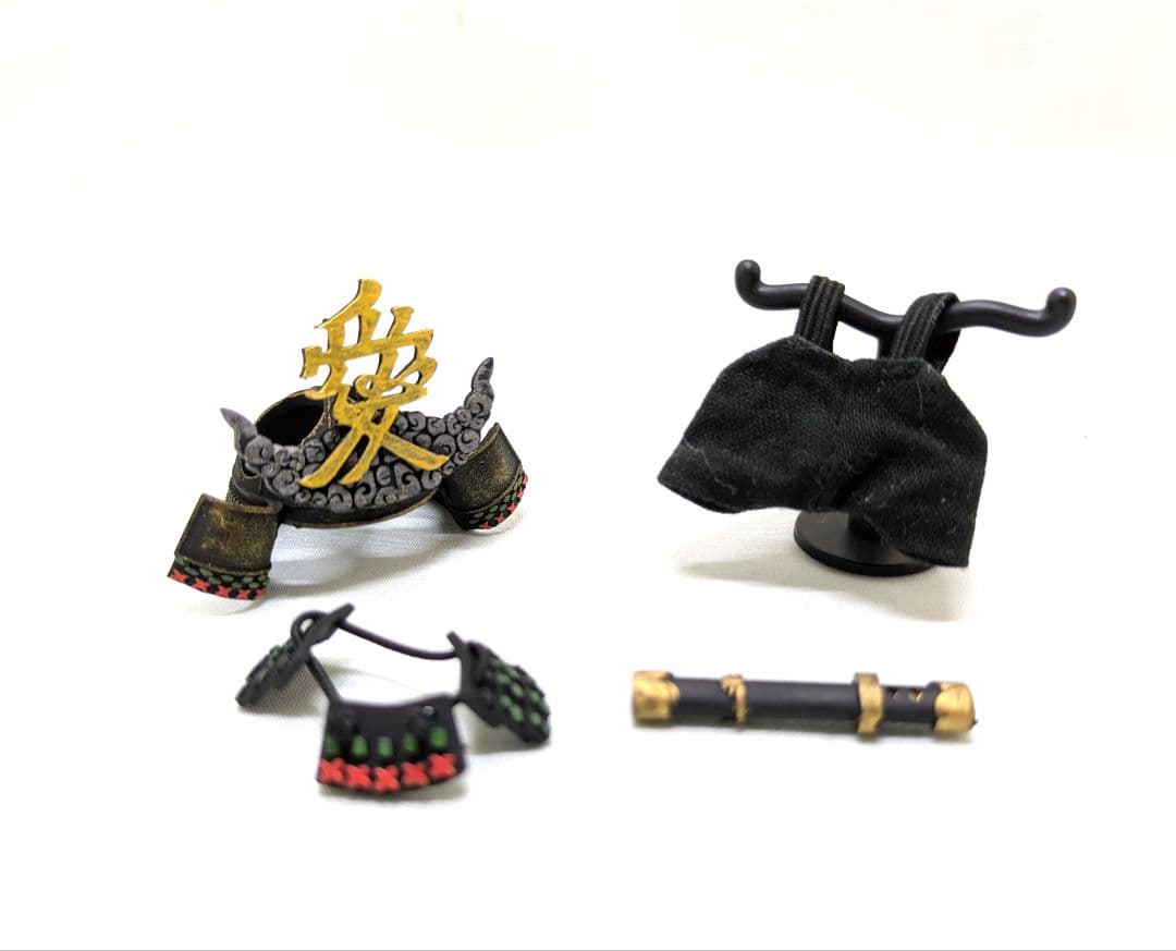 まむ　ミニチュアドール用　甲冑（約8cmドールサイズ）