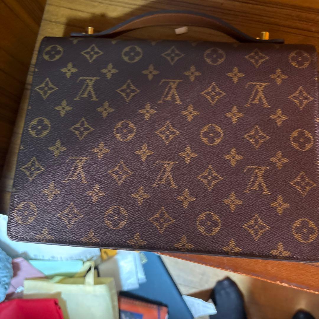 Louis Vuitton モノグラム クラッチバッグ