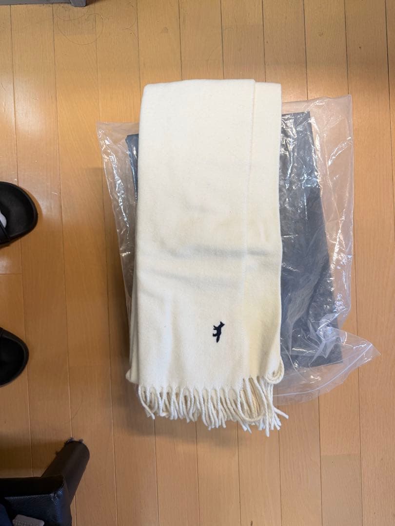 メゾンキツネ　ウールマフラー