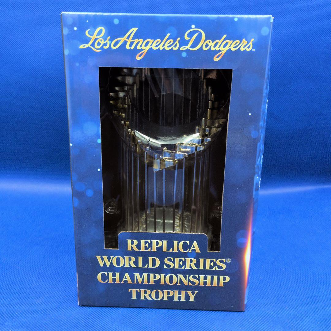 メ*ん様 ★球場配布★ドジャース ワールドシリーズレプリカトロフィー