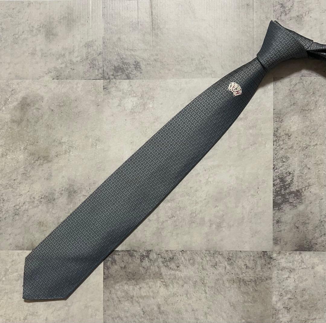 HERMES ネクタイ ハイブランド H織り ワンポイント刺繍 トランプ