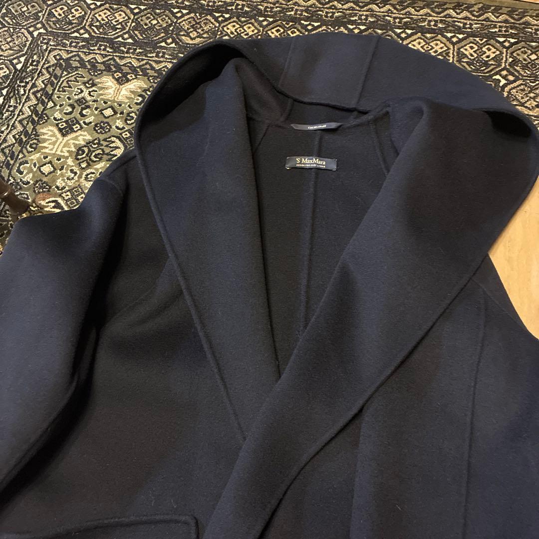 フード付きネイビーロングコート