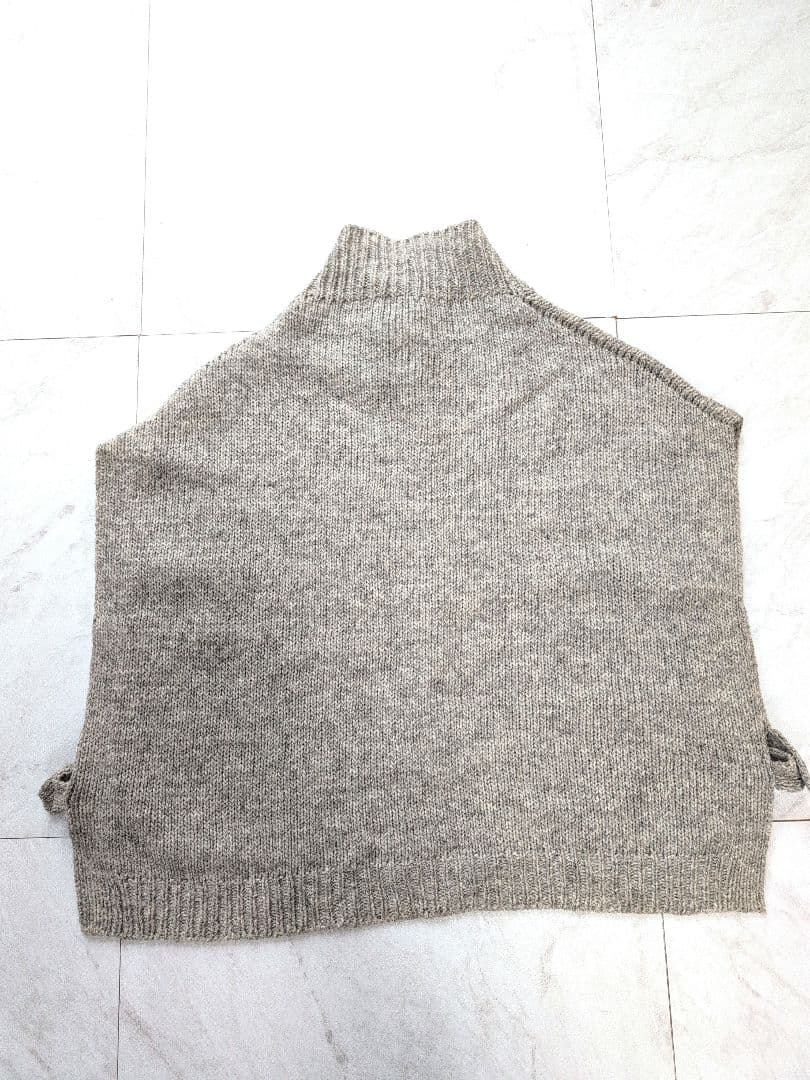 Utilité ハイネックニットベスト ウール グレージュ ユティリテ