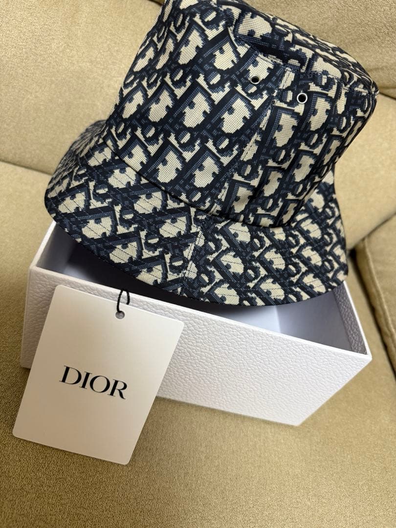 DIORバケットハット